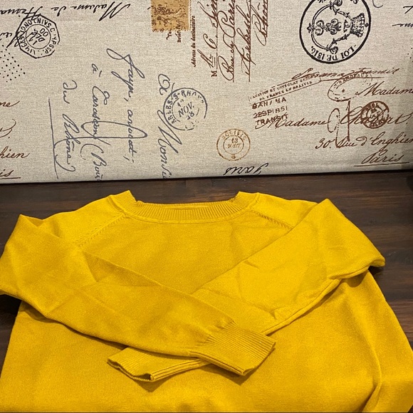 Yellow sweater medium - Picture 7 of 8